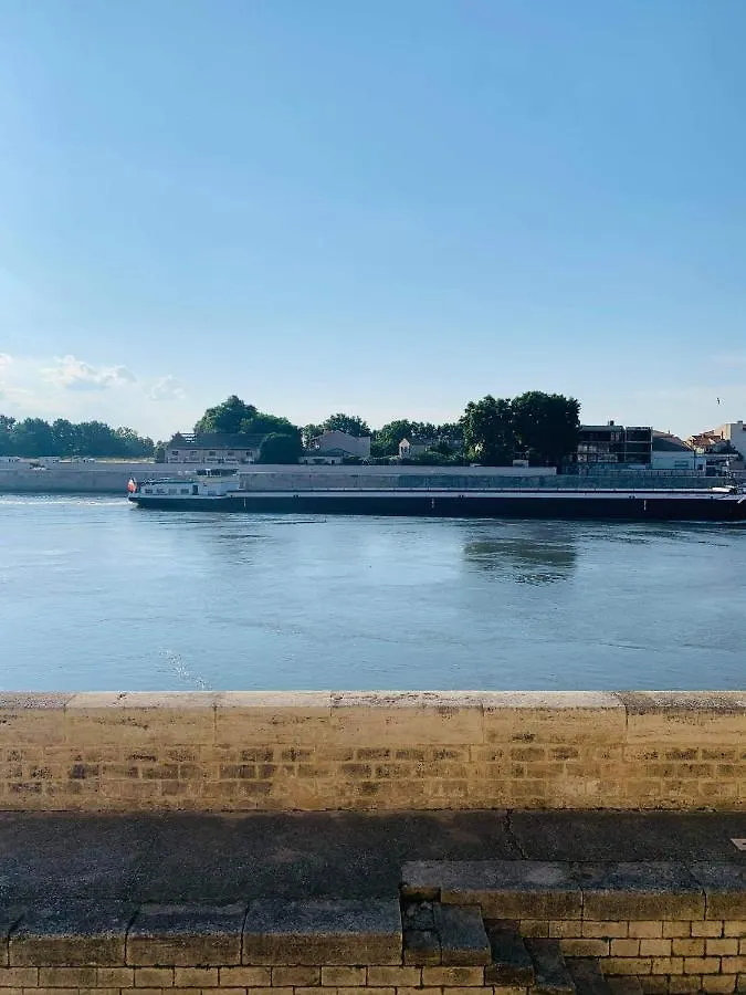 Sur Les Quais... Daire Arles