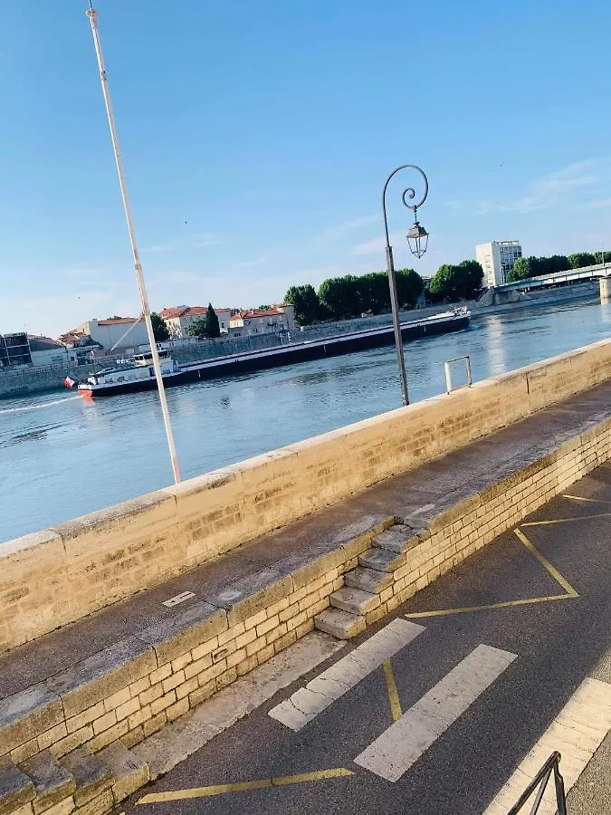 Sur Les Quais... Daire Arles
